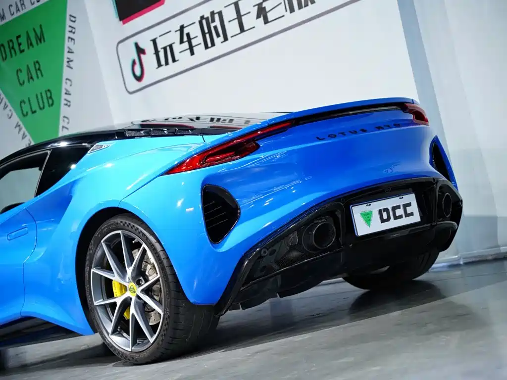 Lotus Emira — миниатюра 9