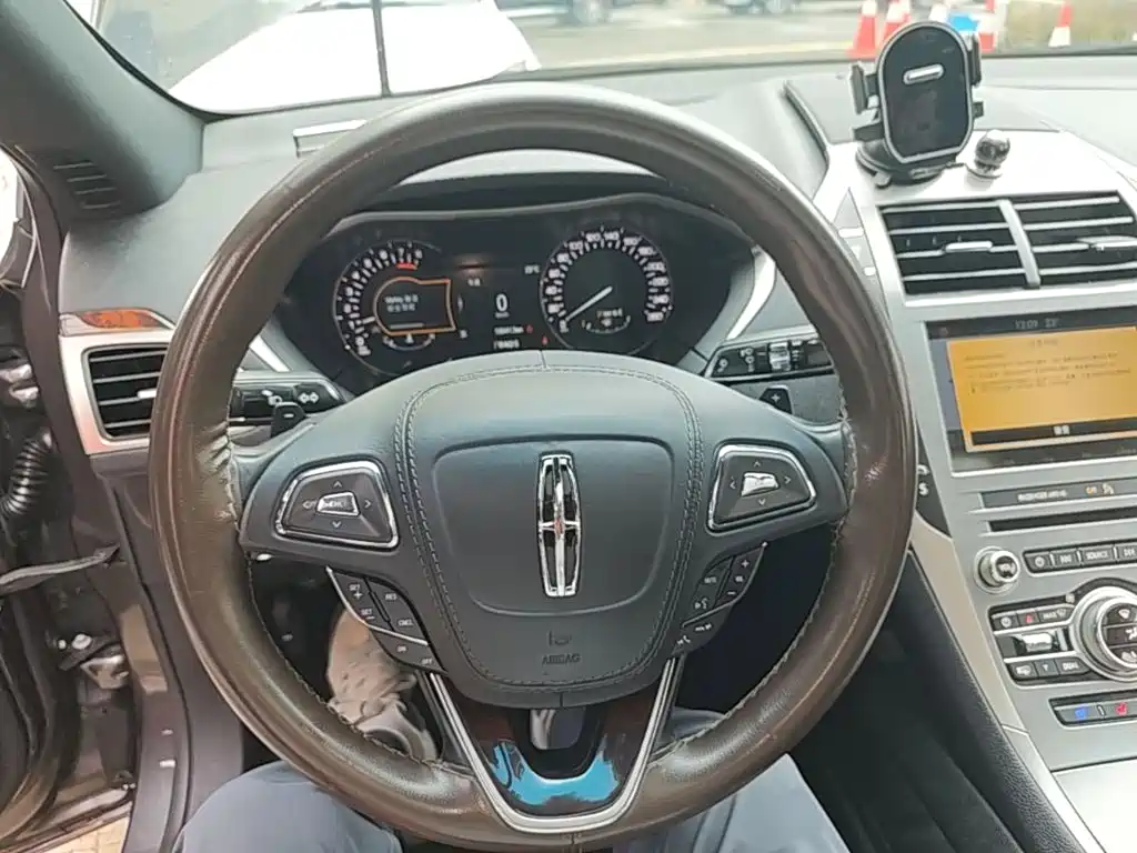 Lincoln MKZ — миниатюра 11