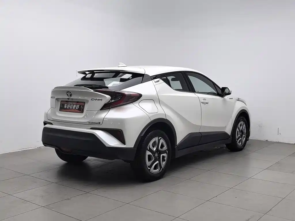 Toyota C-HR EV — миниатюра 2