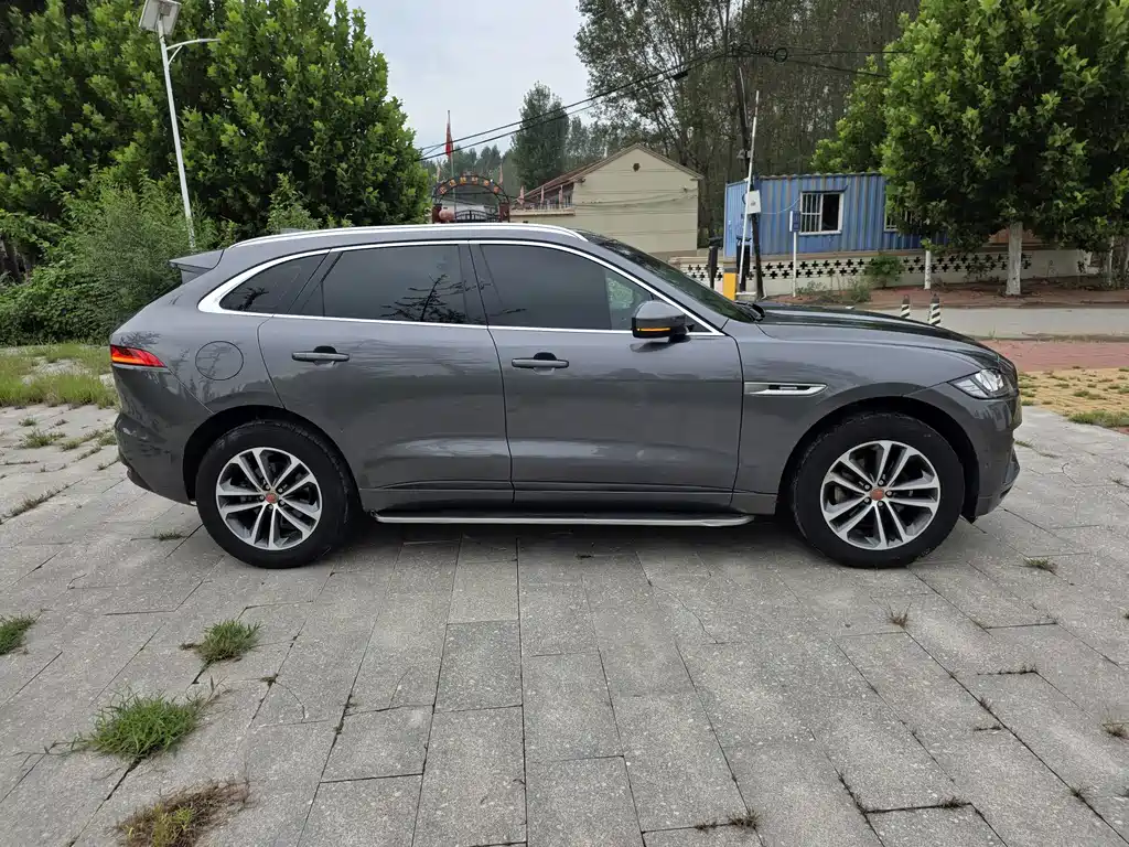 Jaguar F-PACE — миниатюра 4