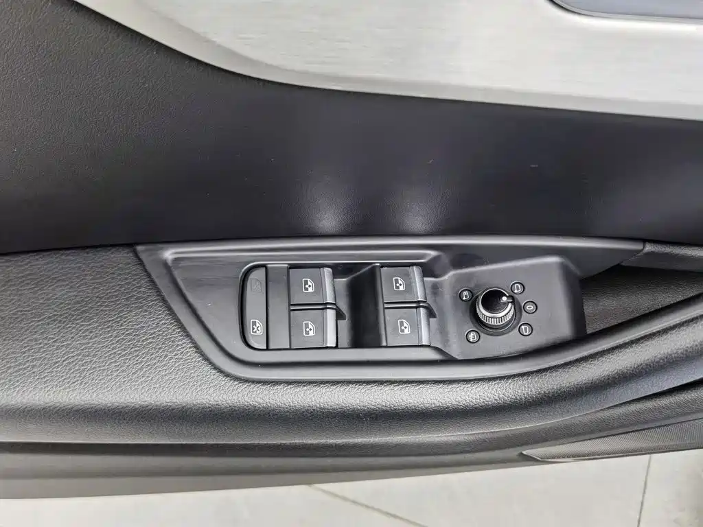 Audi A4L — миниатюра 9