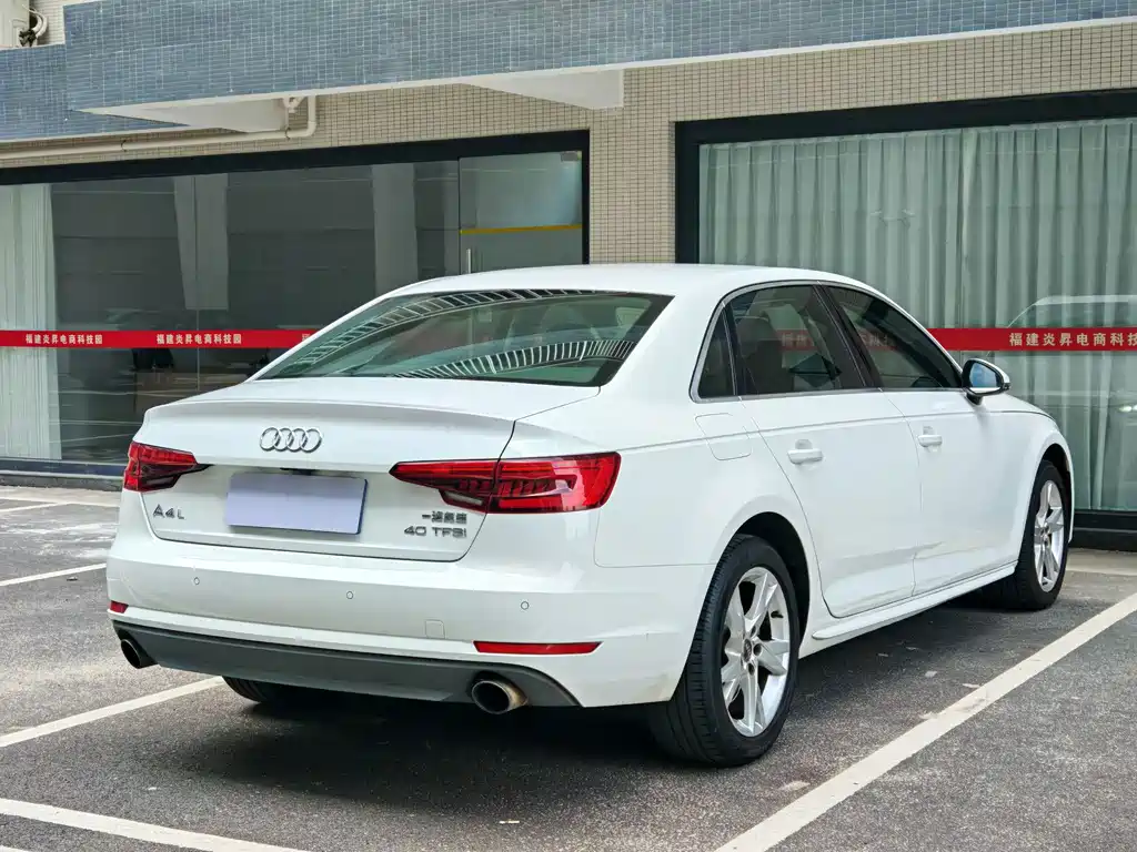 Audi A4L — миниатюра 7