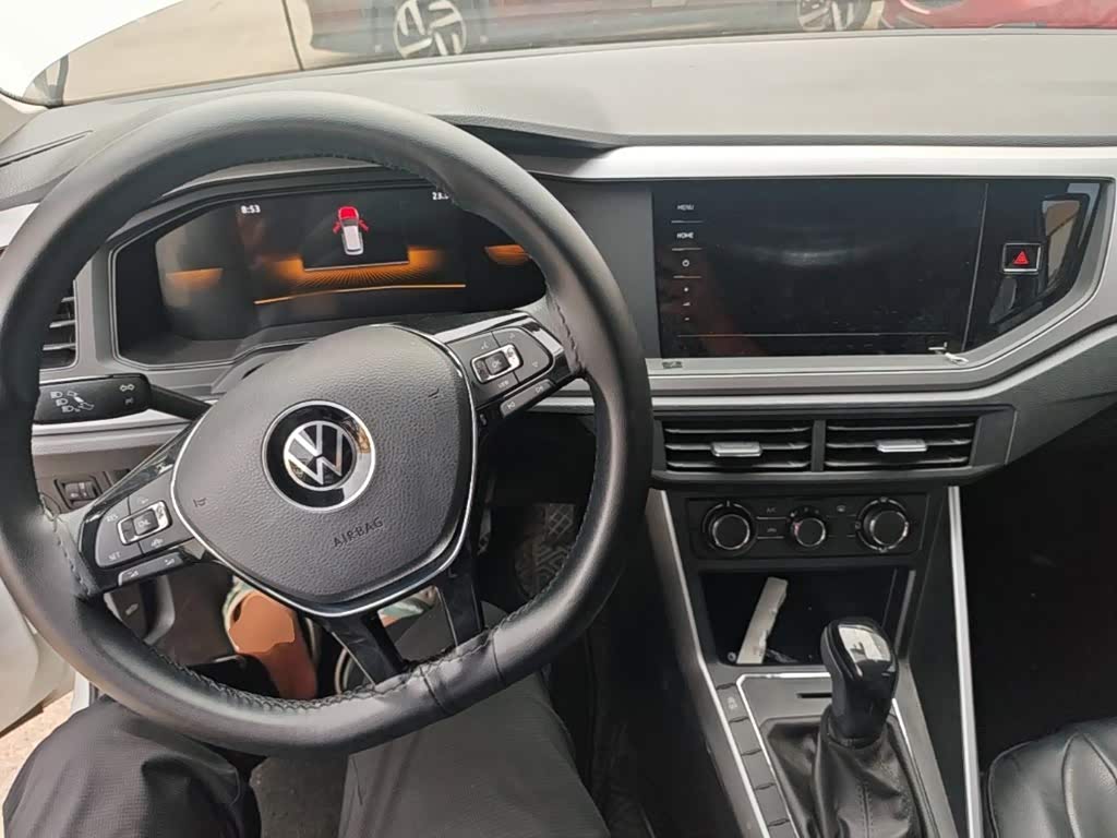 Volkswagen Polo 1.5 л 2023 г. Белый, пробег 17600 км