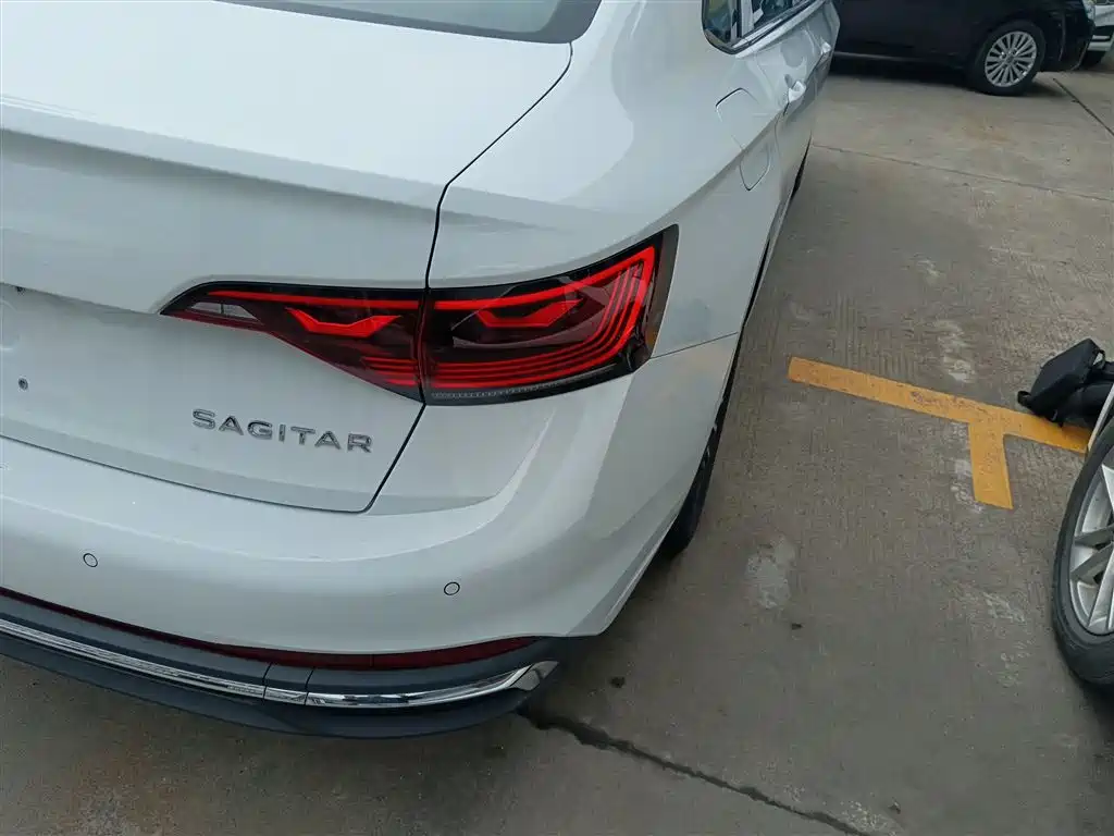 Volkswagen Sagitar 2025 200TSI DSG