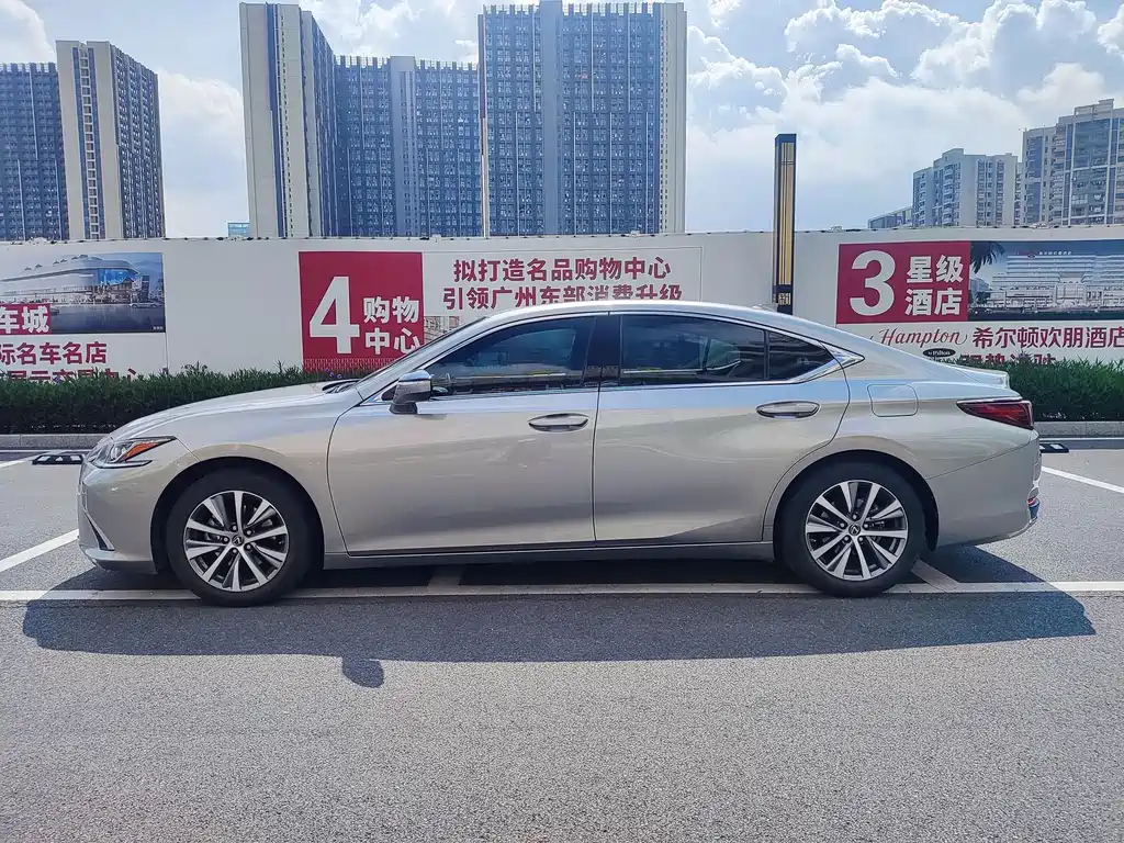 Lexus ES 2020 200