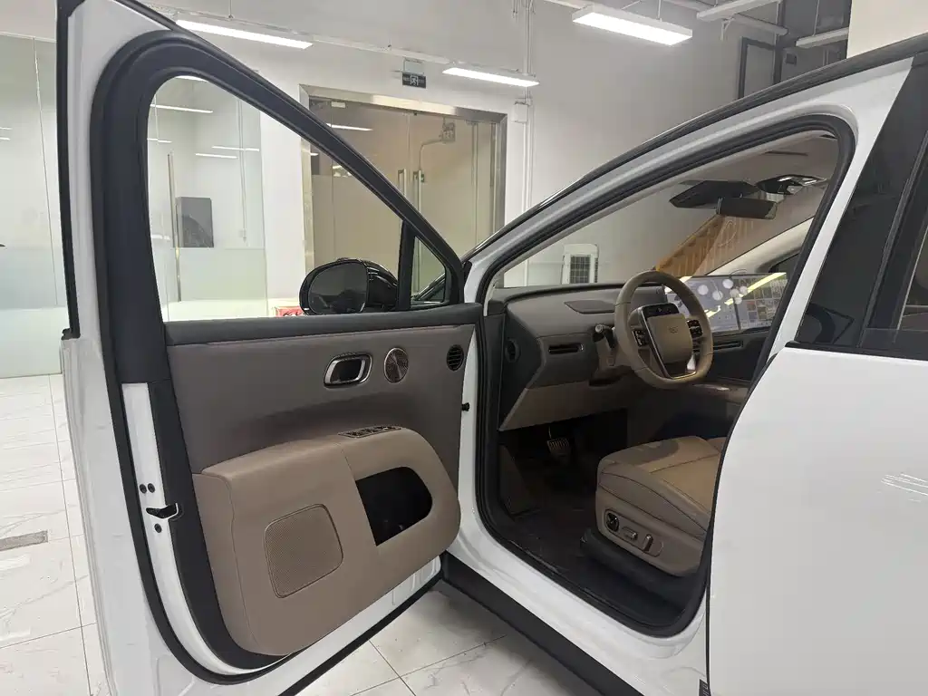 Li Auto i8 2025 Standard