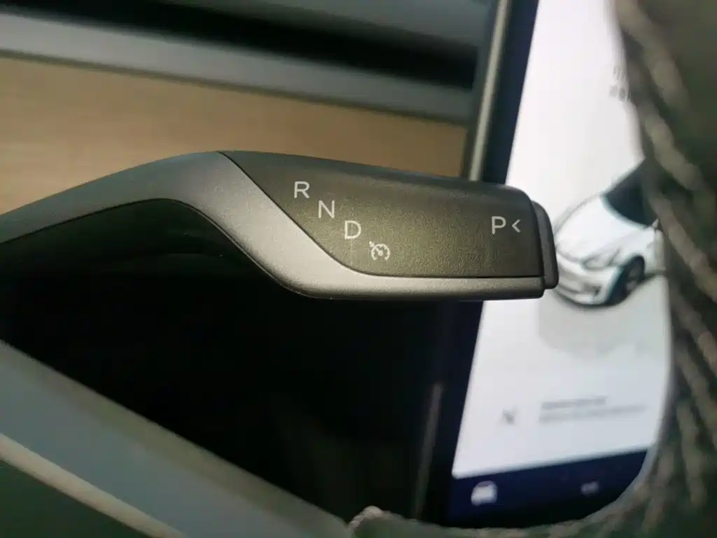 Tesla Model 3 — миниатюра 14