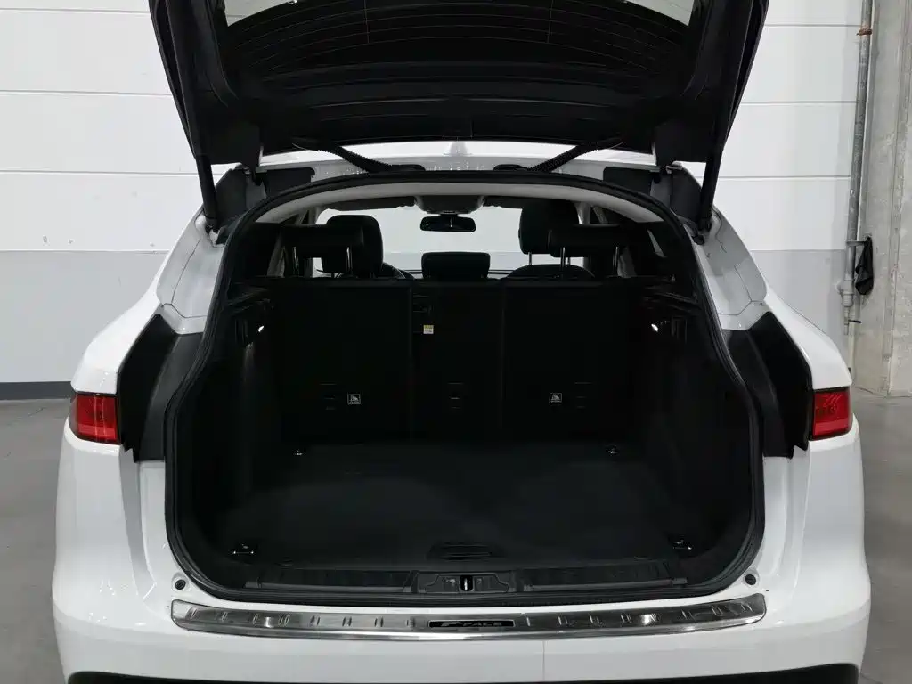 Jaguar F-PACE — миниатюра 16