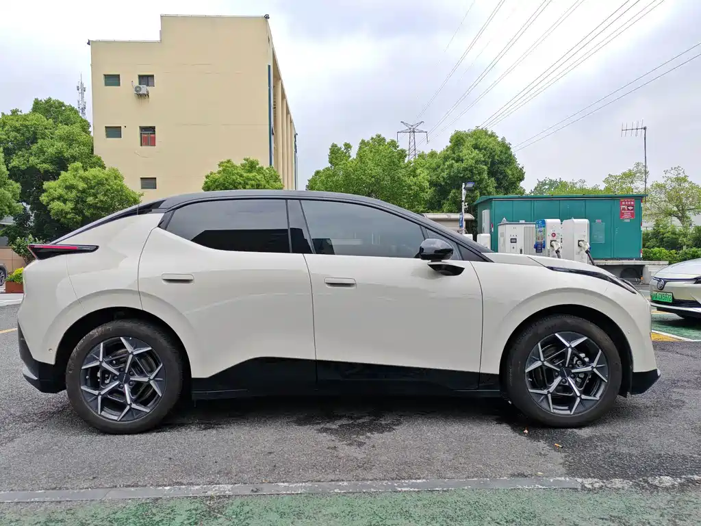 Lynk & Co Z20 — миниатюра 7