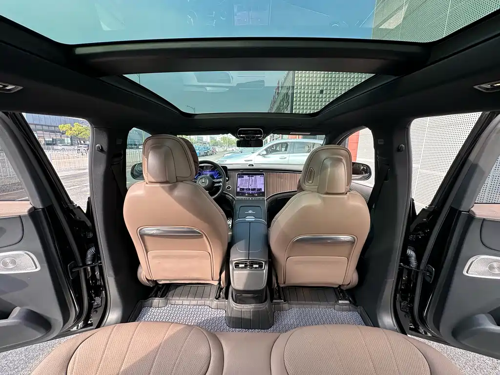 MERCEDES-BENZ EQE SUV