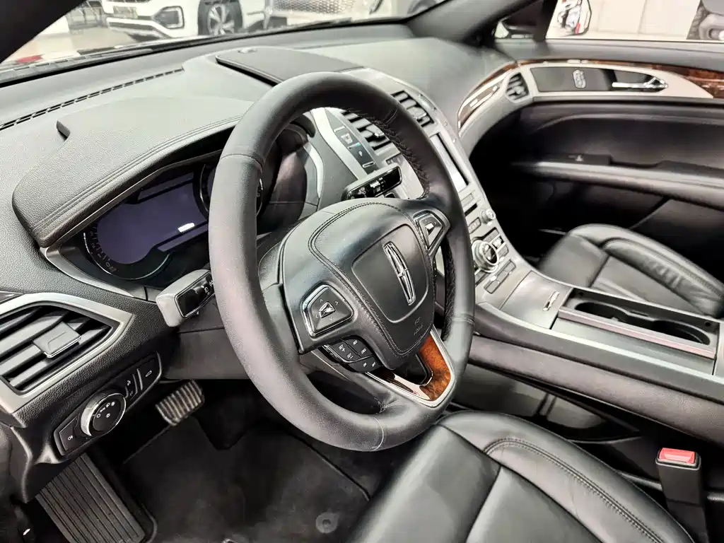 Lincoln MKZ — миниатюра 9