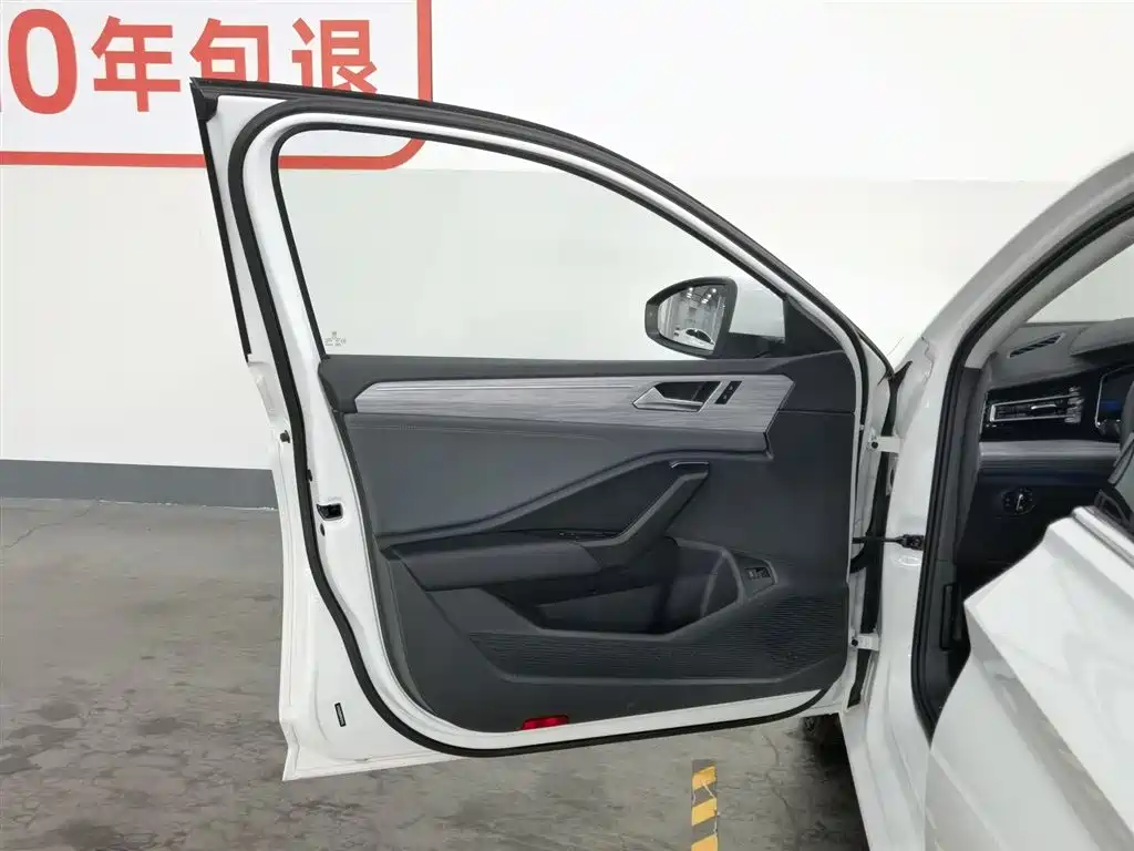 Volkswagen Sagitar 2024 300TSI DSG