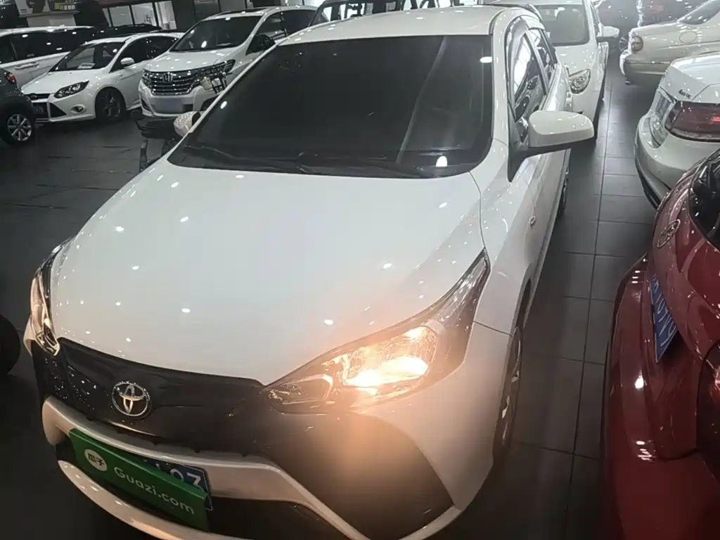 Toyota Yaris L — миниатюра 3