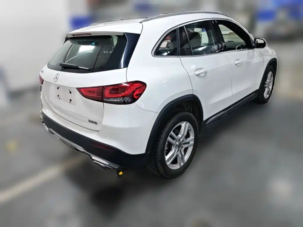 Mercedes-Benz GLA — миниатюра 10