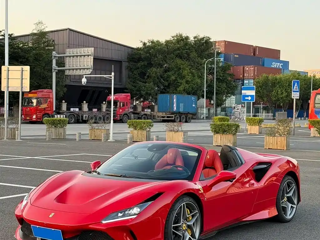 FERRARI F8