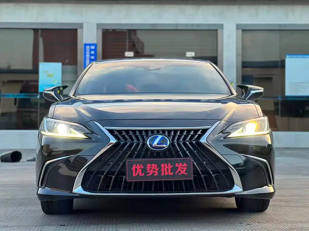 LEXUS  ES