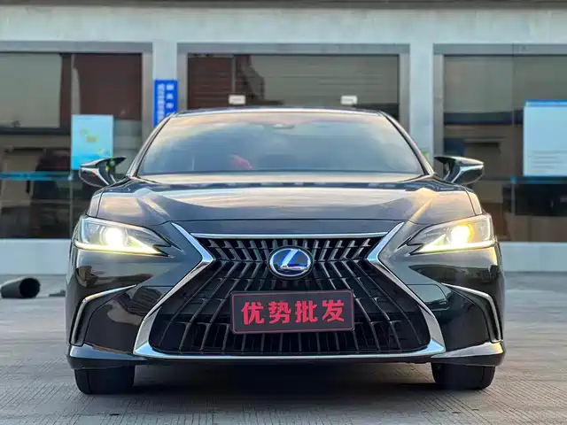 LEXUS  ES 2018