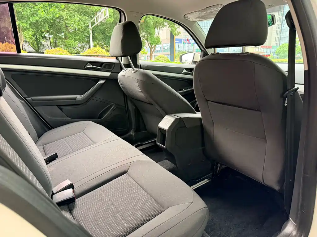 Volkswagen Lavida 2017 1.6L AT