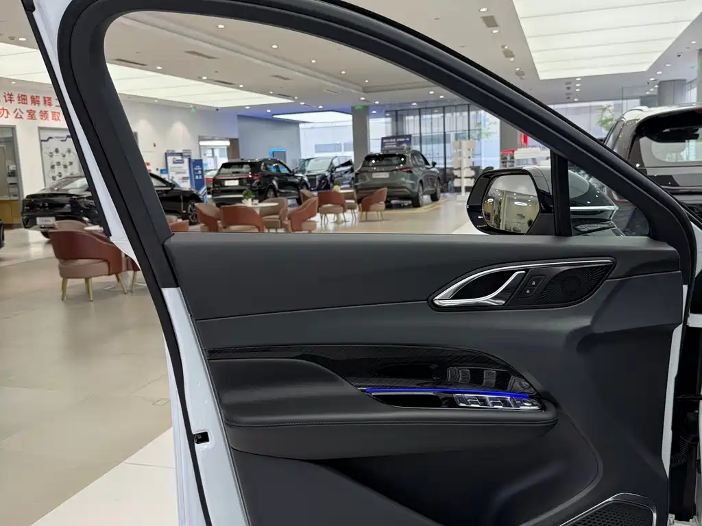 Hongqi HS3 PHEV 2024 115km