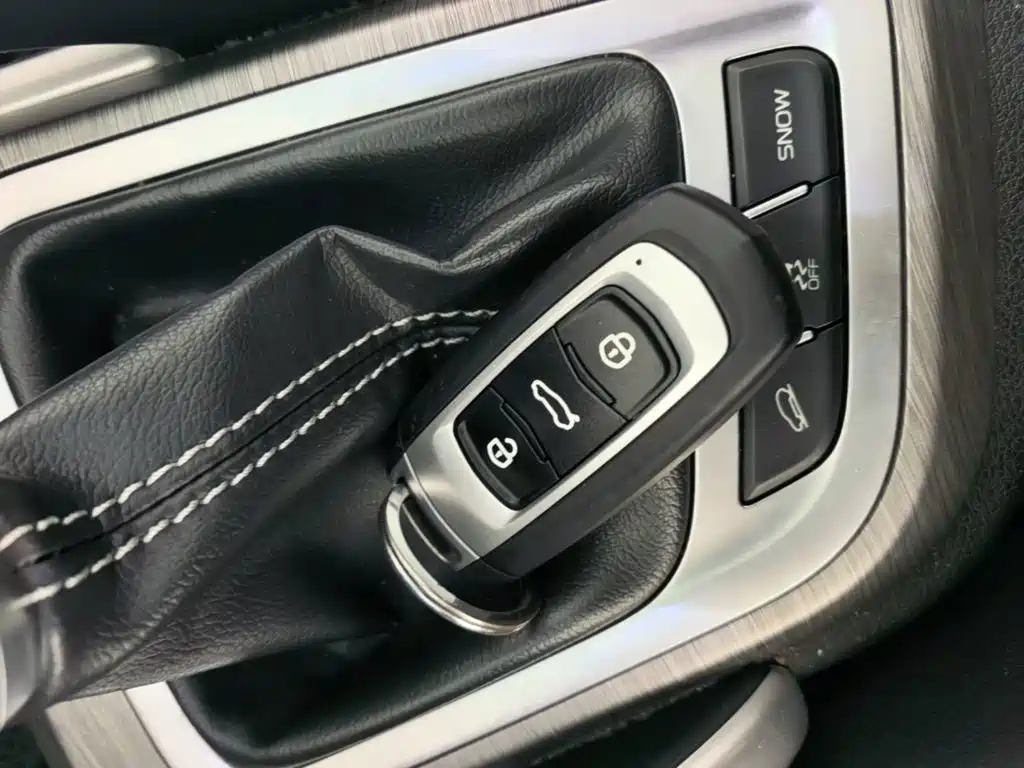 Geely Vision X3 — миниатюра 9