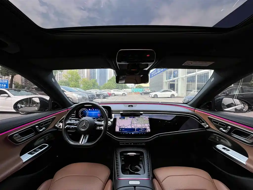 Mercedes-Benz E-Class — миниатюра 17
