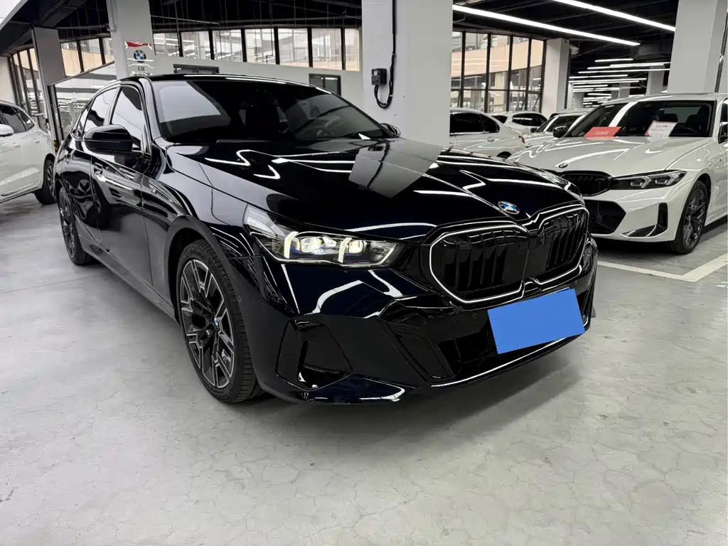 BMW 5 Series — миниатюра 3