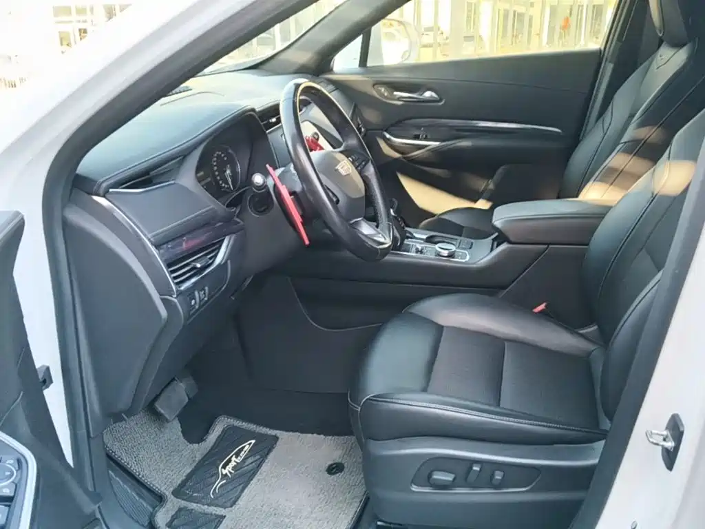 Cadillac XT4 — миниатюра 15