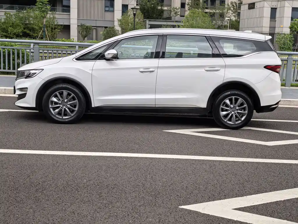 Geely Jia Ji — миниатюра 4