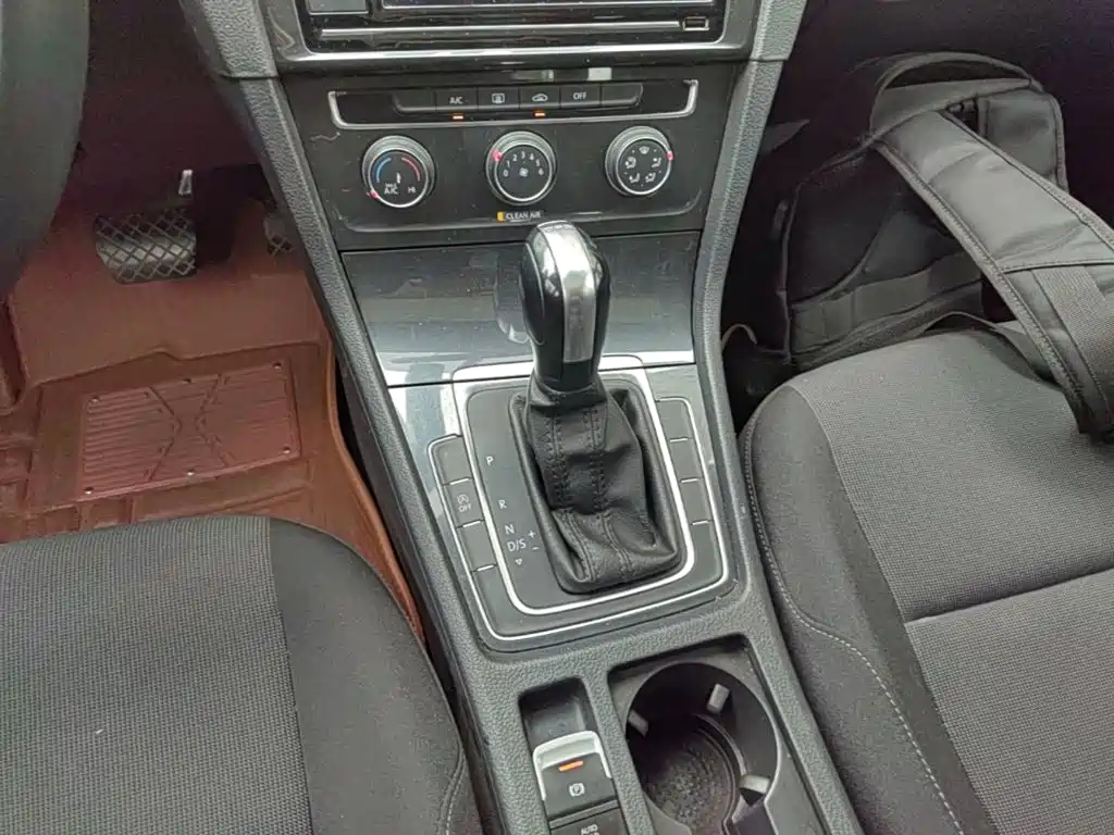 Volkswagen Golf — миниатюра 14