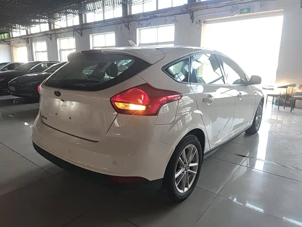 Ford Focus — миниатюра 7