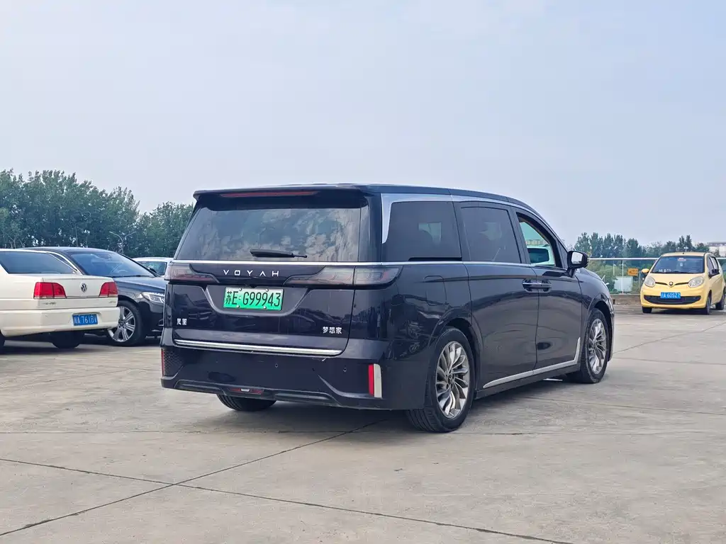 VOYAH Dreamer — миниатюра 6