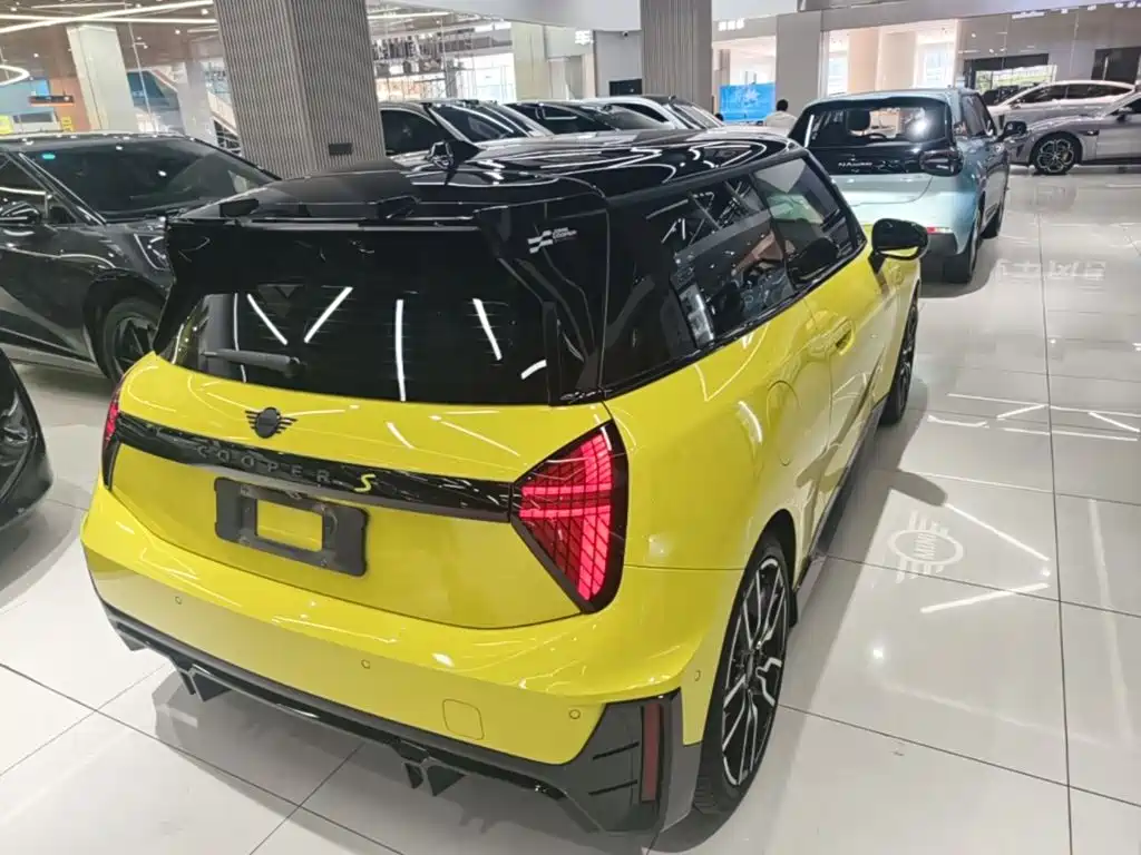 MINI MINI COOPER EV — миниатюра 7