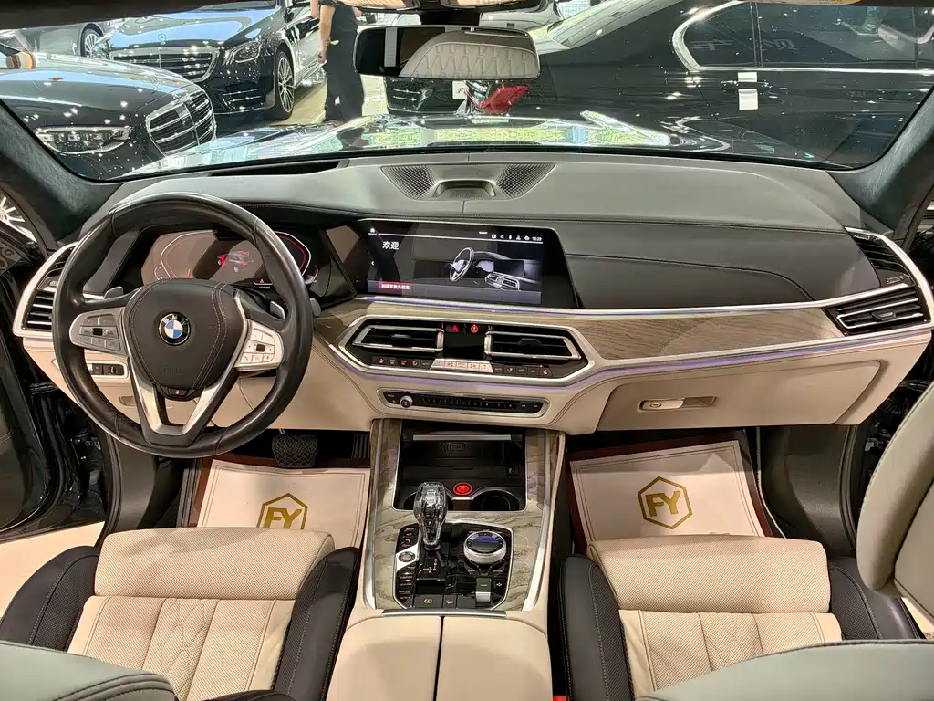 BMW X7 — миниатюра 14