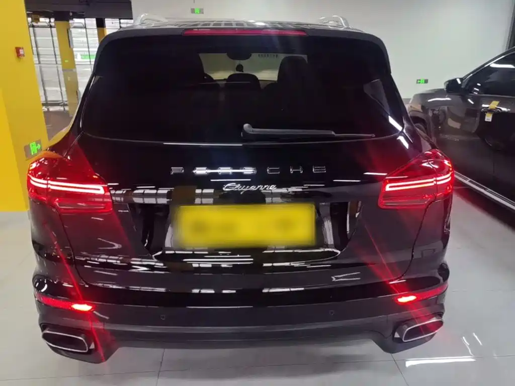 Porsche Cayenne — миниатюра 6