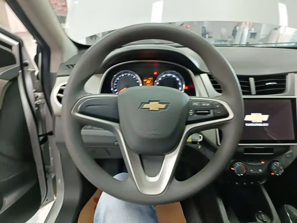 Chevrolet Sail — миниатюра 11