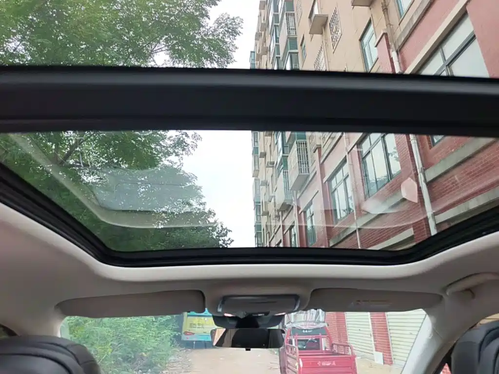 Hongqi Hongqi HS3 PHEV — миниатюра 18