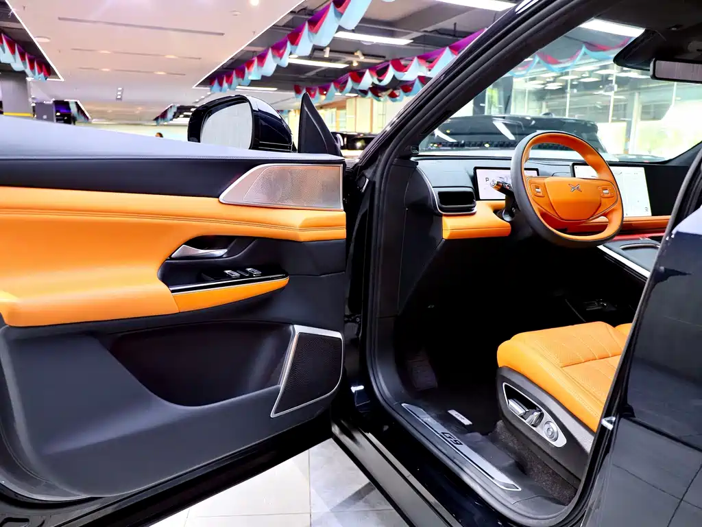 XPeng G9 — миниатюра 8