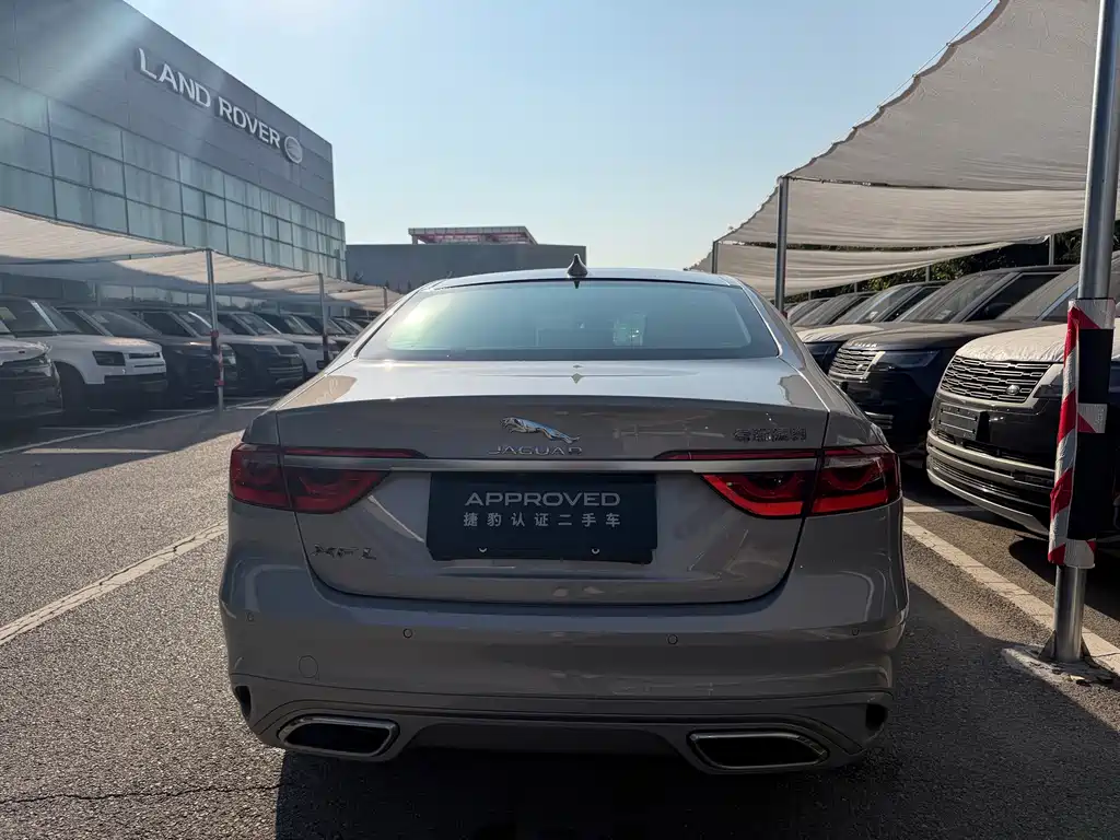 Jaguar XFL — миниатюра 5