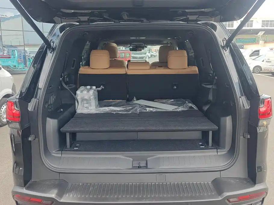 Lexus LX — миниатюра 4