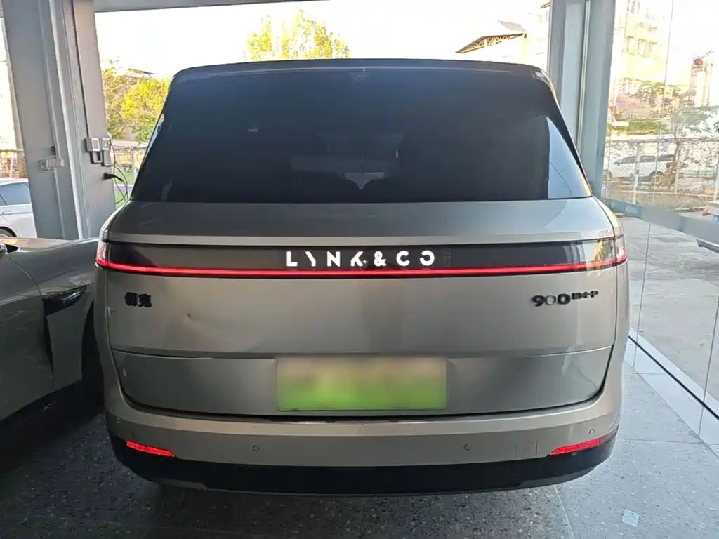 Lynk & Co 900 — миниатюра 6