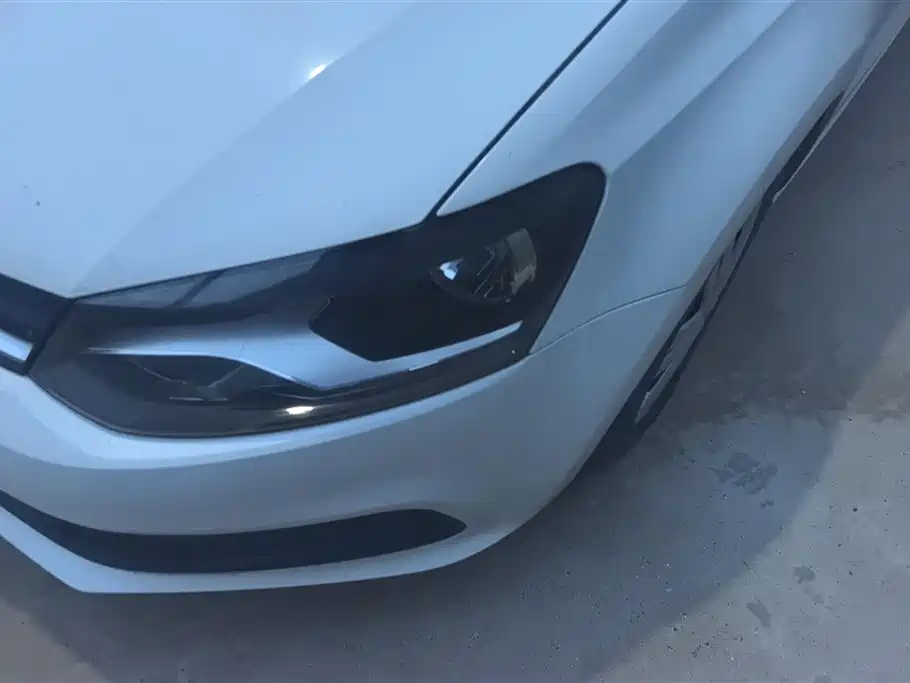 Volkswagen Polo 2016 1.4L MT
