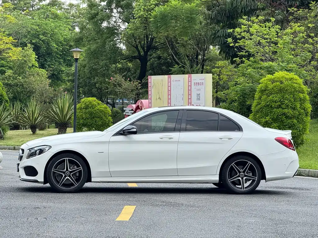 Mercedes-Benz C-Class — миниатюра 8
