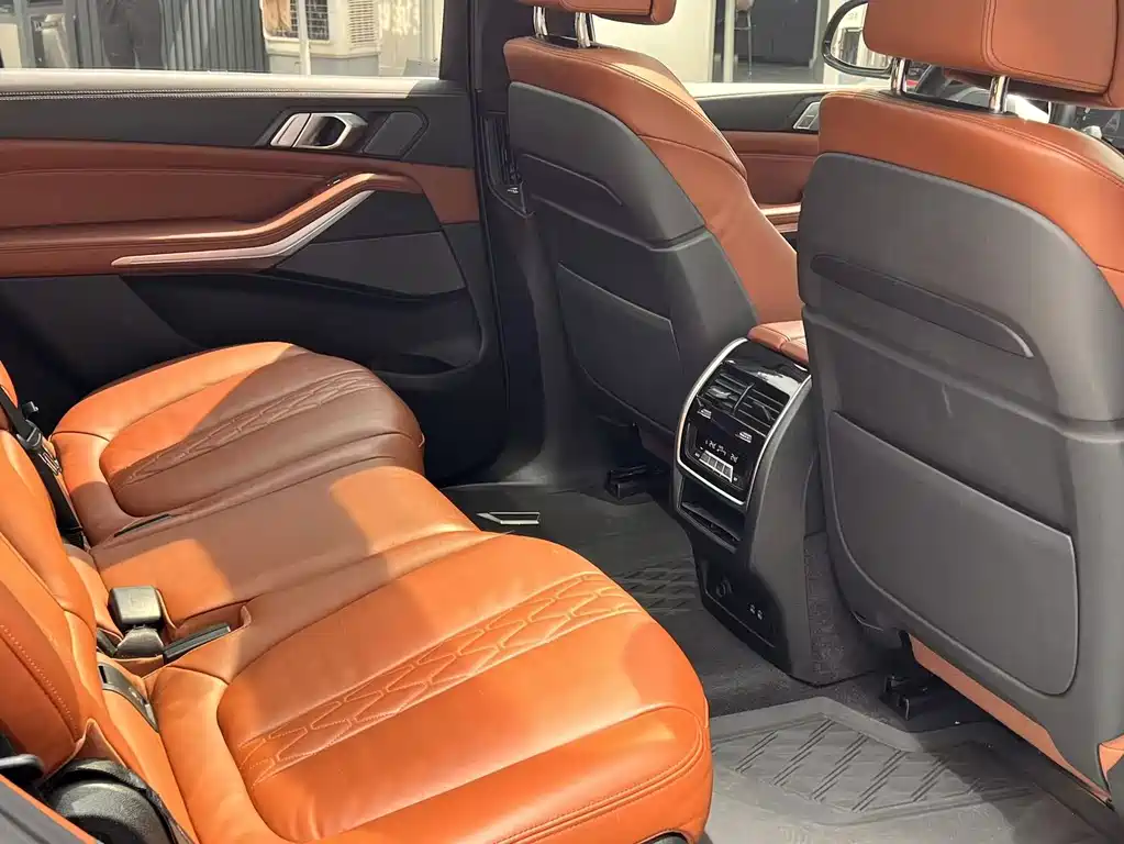 BMW X7 — миниатюра 14