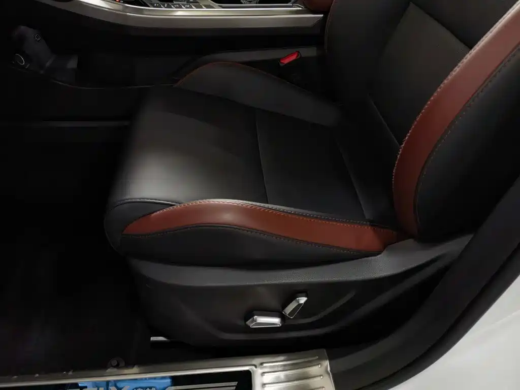 Geely Binyue — миниатюра 20