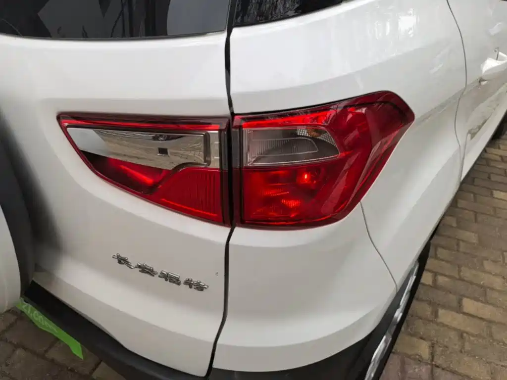 Ford Ecosport — миниатюра 8