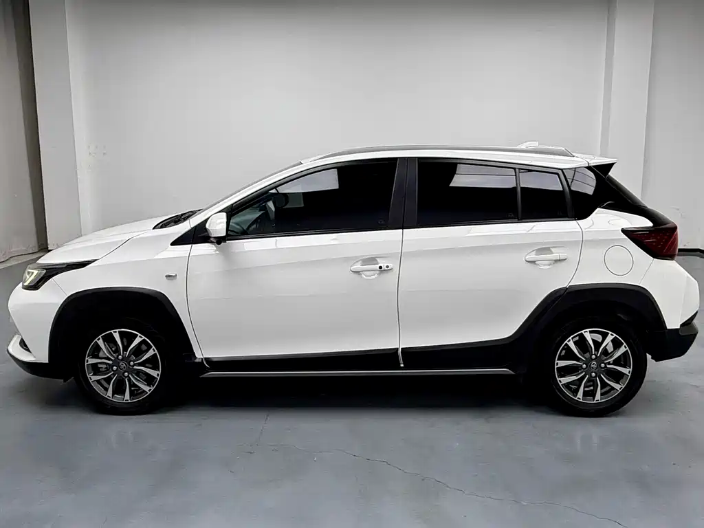 TOYOTA YARIS L ZHIXUAN