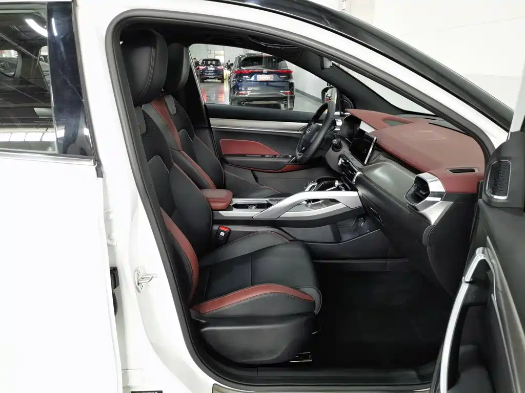 Geely Binyue — миниатюра 23