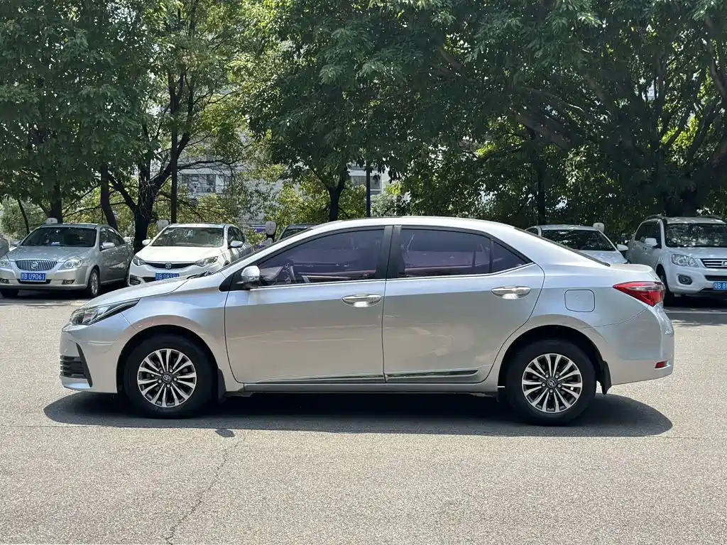 Toyota Corolla — миниатюра 4