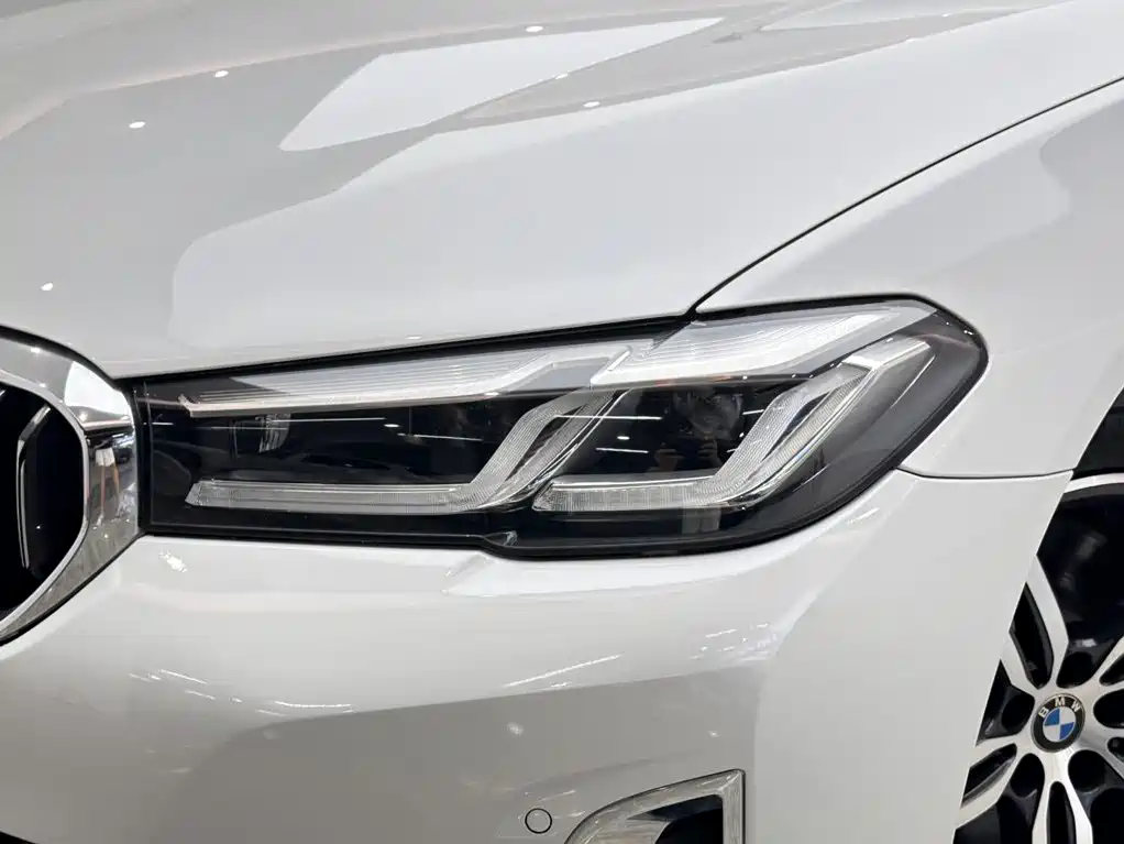 BMW 5 Series — миниатюра 18