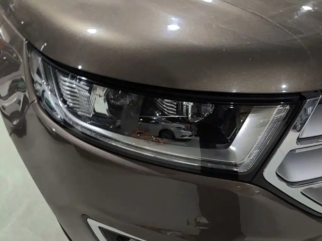 Ford Edge — миниатюра 8